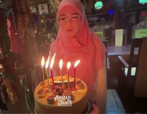 Ultah, Mulan Jameela Dapat Kue Salah Nama