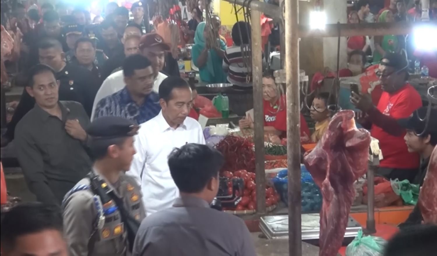 Presiden Jokowi Senang Harga Bawang Merah dan Telur Murah