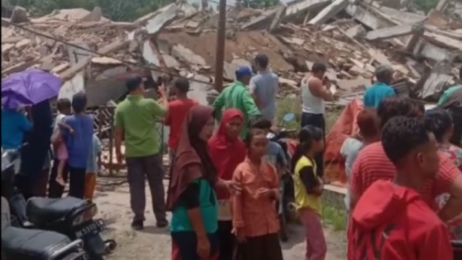 Viral 7 Unit Ruko Tiba-tiba Ambruk Runtuh Rata dengan Tanah