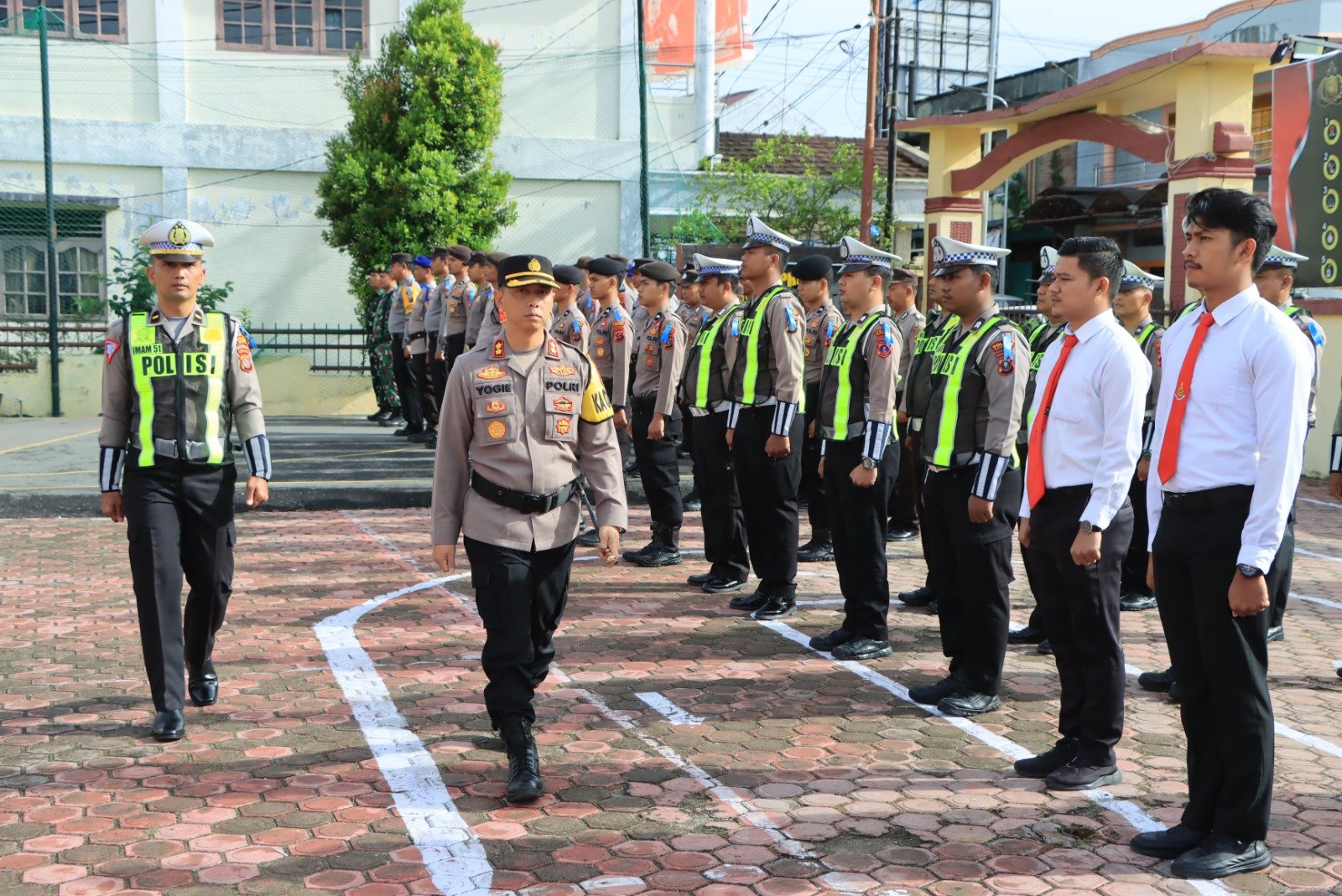 Kapolres Samosir Pimpin Apel Gelar Pasukan Operasi Zebra Toba 2023