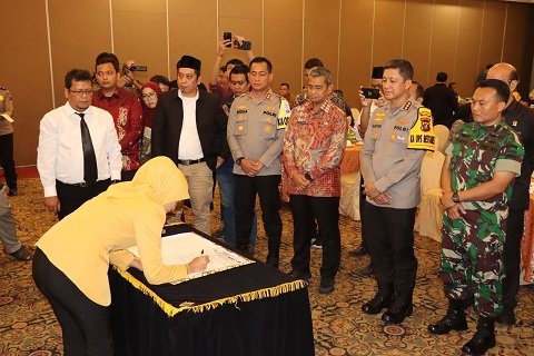 Kapolres Pelabuhan Belawan Bersama Forkopimda dan KPU Kota Medan Deklarasi Pemilu Damai