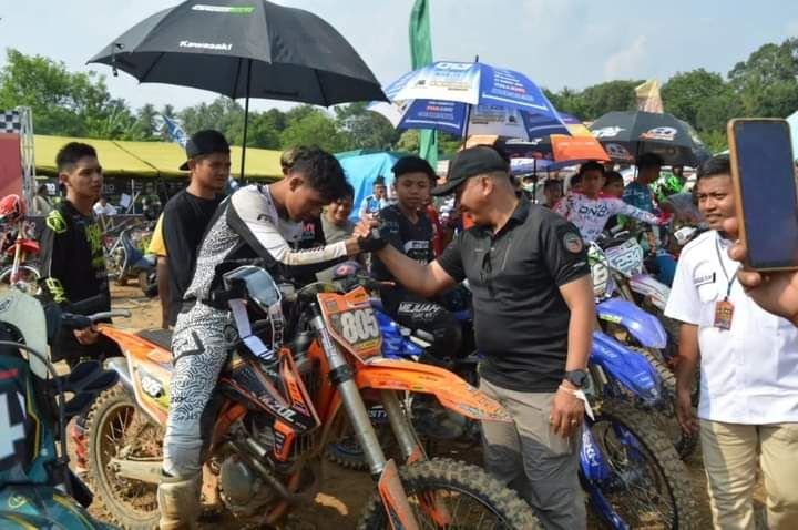 Kodim 0212/Tapsel Gelar Kejuaraan Motocross Super Grastrack dan Becak Cross