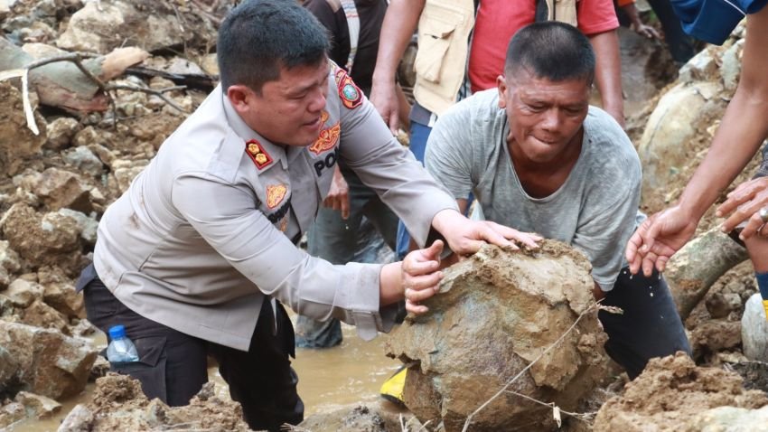 Empat Hari Pencarian, Warga Tertimbun Longsor di Simalungun Belum Ditemukan