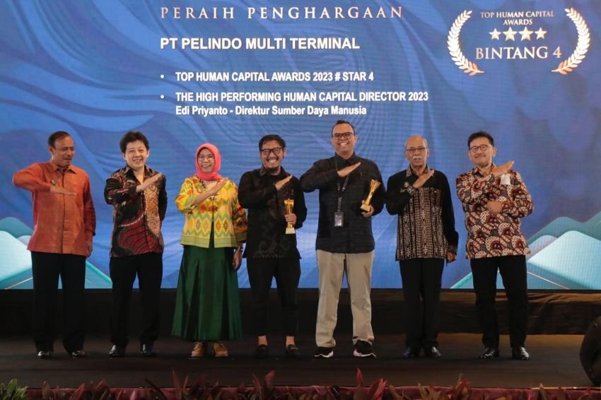 Pelindo Multi Terminal Raih Dua Penghargaan Top Human Capital Awards 2023