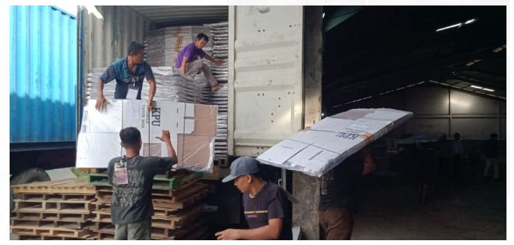KPU Medan Terima Logistik 16.340 Kotak Suara