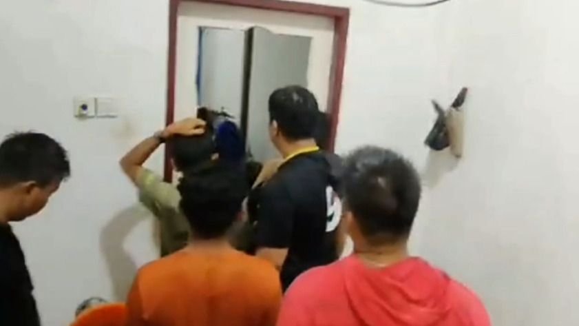 Orangtua Pelaku Pencurian Besi di Padang Acungkan Parang ke Polisi