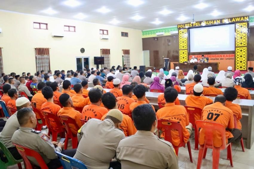 Polres Pelabuhan Belawan Gelar Binrohtal Kepada Personel dan Bhayangkari Beragama Islam