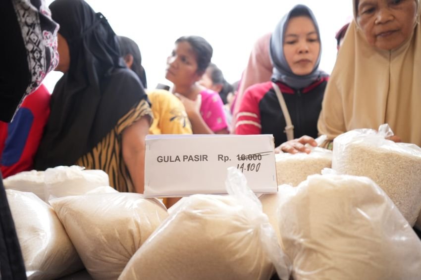 Antrian Warga di Pasar Murah Deepavali