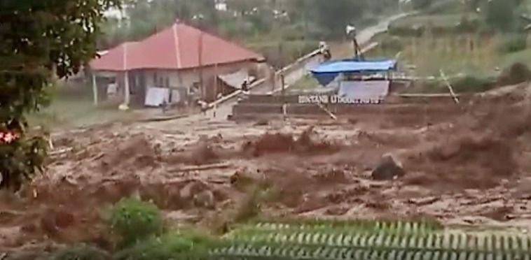 Banjir Bandang Terjang 3 Jorong di Kabupaten Solok, Rusak Lahan Pertanian