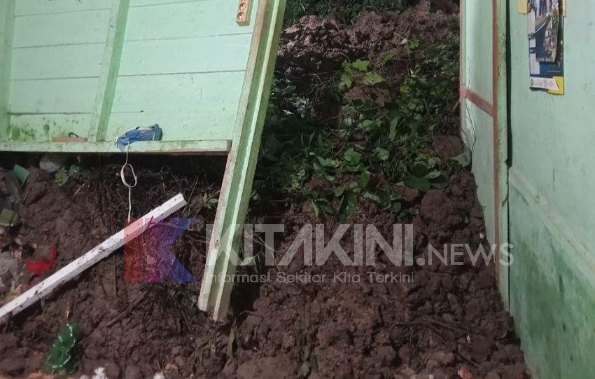 Hujan Deras, 6 Unit Rumah di Simatohir Padangsidimpuan Tertimbun Longsor