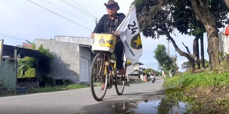 Caleg Partai Ummat Kampanye Gunakan Sepeda Keliling Dapil dan Inti Kota Medan