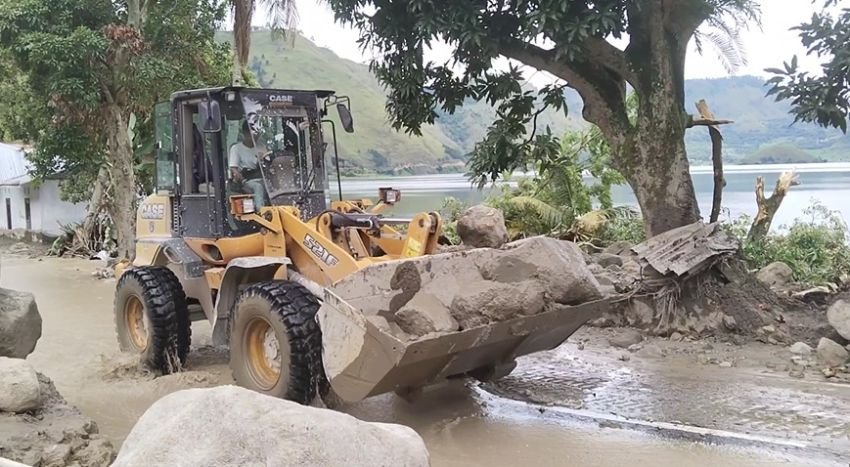 Meski Gerimis, Pencarian 10 Korban Hilang Tetap Dilanjutkan