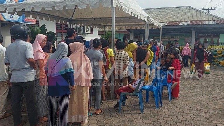 Ratusan Warga Tebingtinggi Antre Pasar Murah