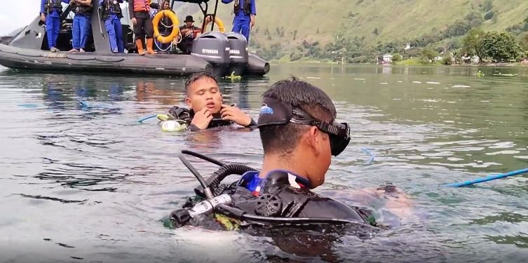 Ini Pengakuan Penyelam dari Polairud Polda Sumut Terkait Pencarian Korban di Danau Toba