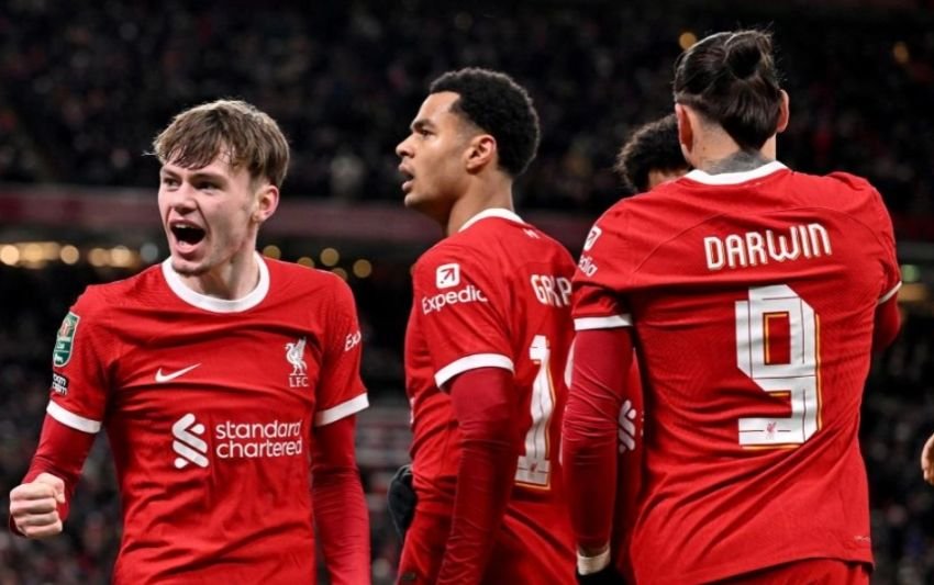 Liverpool Raih Kemenangan Dramatis atas Fulham di Leg Pertama Semifinal Carabao Cup