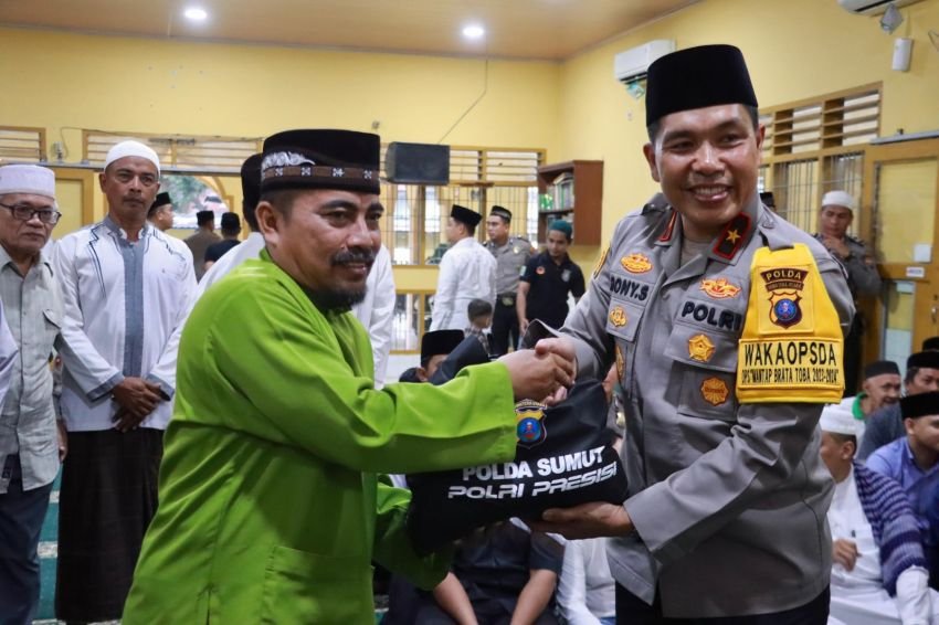 Kapolres Belawan dan Wakapoldasu Ajak Jamaah Jaga Kamtibmas dan Pemilu 2024