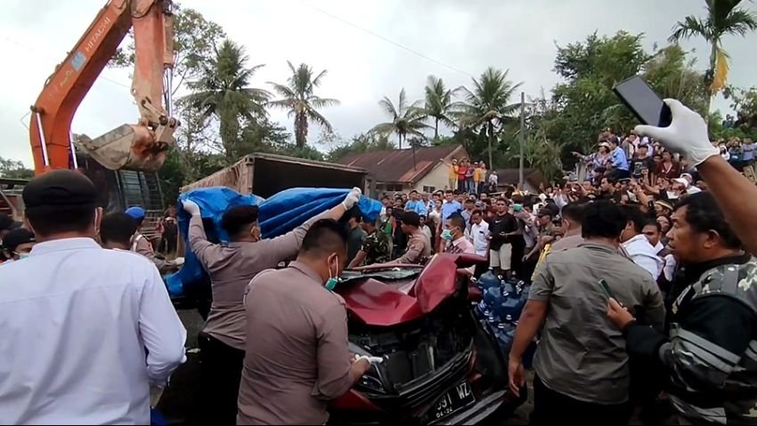 Lima Orang Tewas dalam Kecelakaan Beruntun di Simalungun