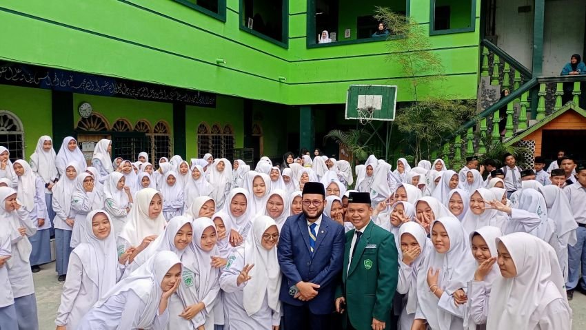 Dedi Iskandar Batubara Semangati Siswa Madrasah Al-Washliyah Tembung