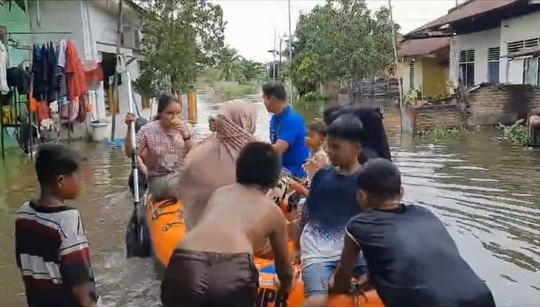 Sungai Siak Meluap, Ratusan Rumah Terendam Banjir di Pekanbaru