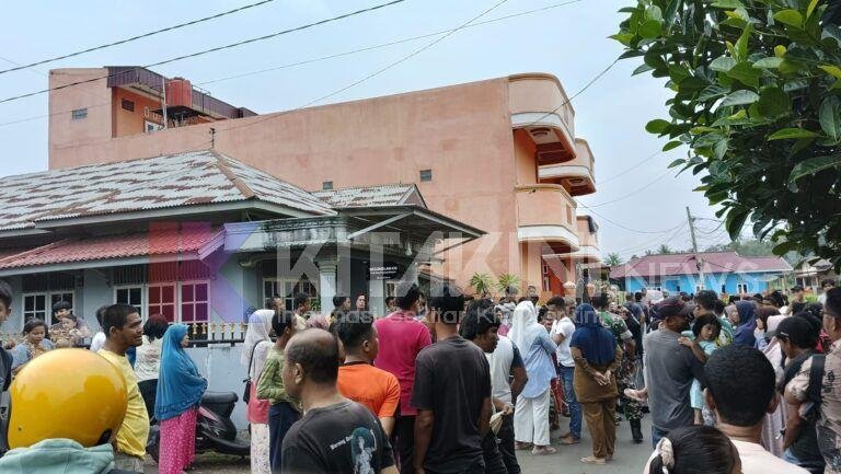 Ratusan Warga Grebek Inde Kos Yang Diduga Dijadikan Tempat Prostitusi