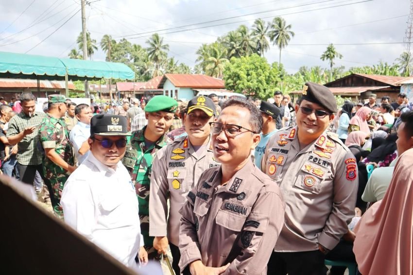 Kapolres Padangsidimpuan Bersama Pamatwil Polda Sumut dan PJ Walikota Tinjau TPS