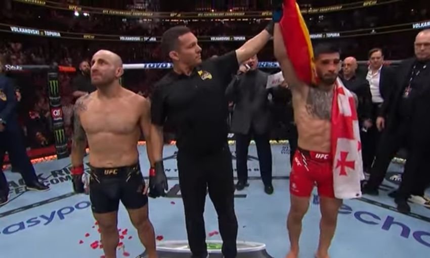 Ilia Cetak Rekor, Naik 4 Peringkat P4P UFC setelah Pukul KO Alexander Volkanovski