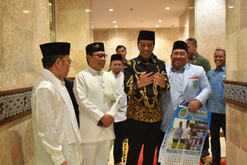 Usai Sholat Jumat Dengan Jokowi, BKPRMI Silaturahim dan Makan Siang Bersama 10.000 Jemaah di Masjid Istiqlal Jakarta