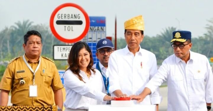 Jokowi Resmikan Dua Jalan Tol di Trans Sumatera: Dorong Pertumbuhan Ekonomi dan Pariwisata