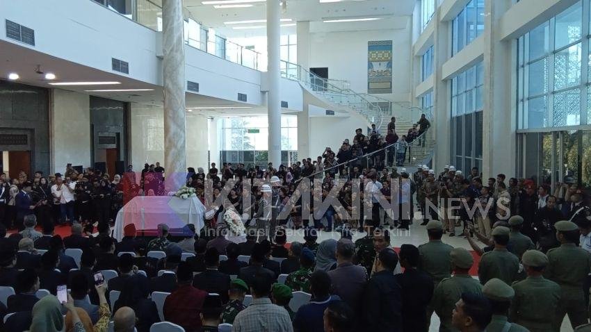 Berlangsung Khidmat, Pj Gubsu Pimpin Upacara Penghormatan Alm Baskami Ginting di Gedung Dewan
