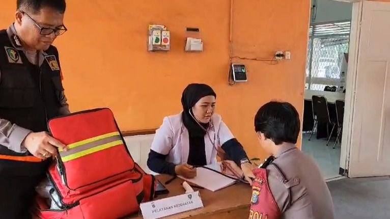 Dokkes Polda Sumut Periksa Kesehatan Petugas PPS, PPK, TNI/Polri