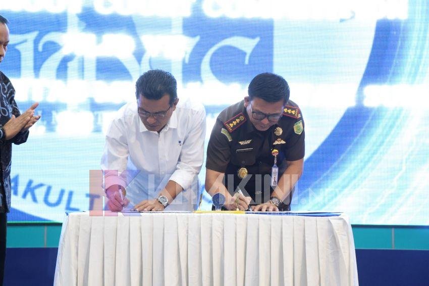 Peduli Pendidikan dan Keterbukaan Informasi Publik, Kejari Medan Jalin MoA Dengan UMSU