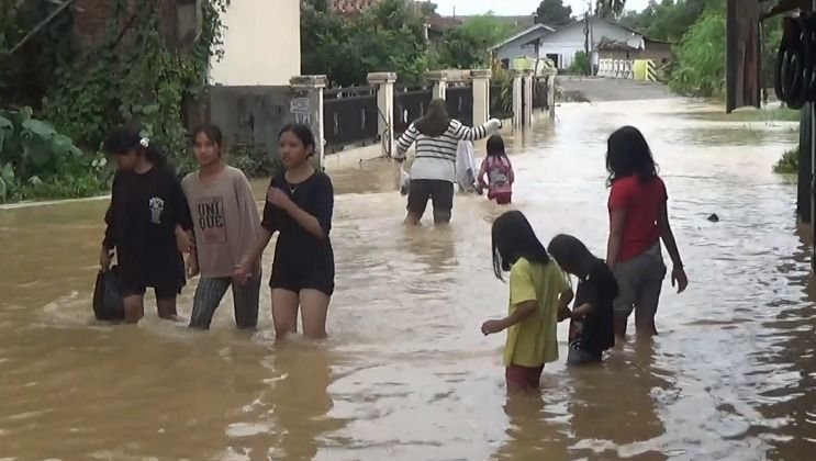 Banjir Sumbar Mulai Surut