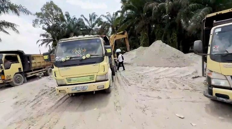 Polda Riau Gerebek Penambangan Pasir Ilegal di Kampar