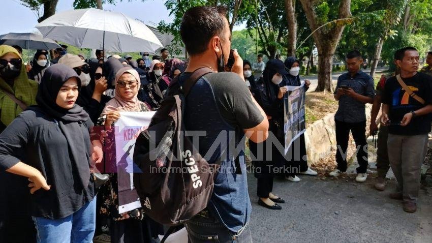 Geruduk Kantor Bupati Langkat, Massa Tuntut Pembatalan Pengumuman Guru PPPK 2023