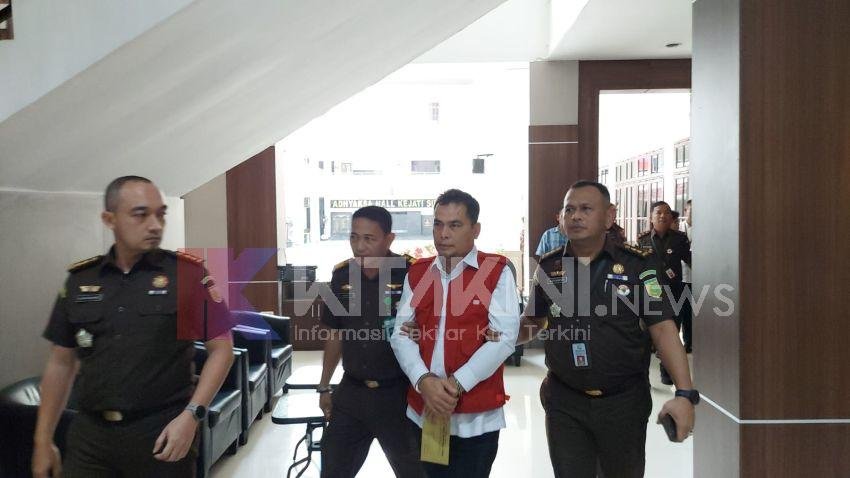 Dugaan Korupsi APD Covid-19, Kejati Tahan Kadis Kesehatan Sumut dan Rekanan