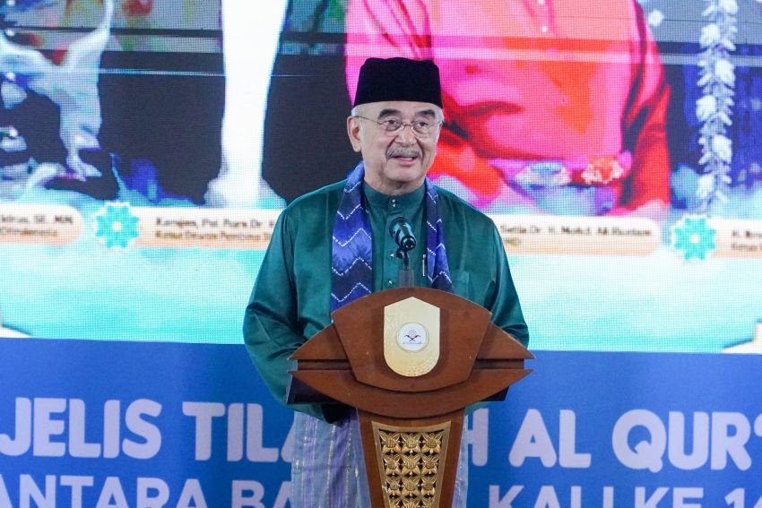 Presiden DMDI Tun Seri Setia Ali Rustam Buka MTQ Antar Bangsa di Banjarmasin