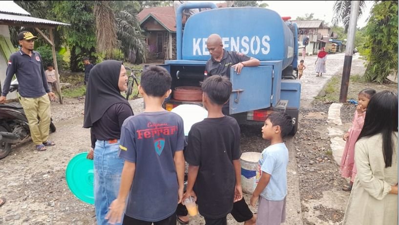 Korban Banjir Pasaman Barat Alami Krisis Air Bersih