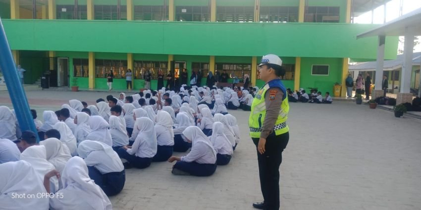 Satlantas Polres Pelabuhan Belawan Berikan Pemahaman Berlalulintas Kepada Pelajar SMP
