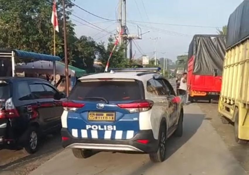 Polres Belawan Kawal Pengantaran Kotak Suara ke Gudang KPU Deli Serdang