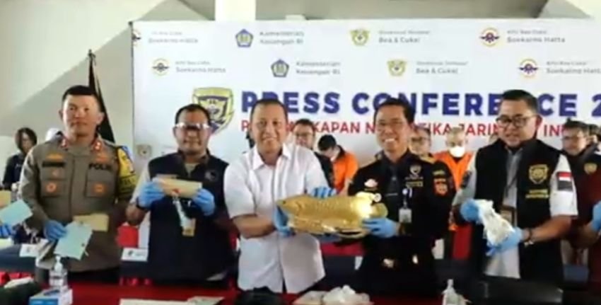 Bea Cukai Gagalkan Penyelundupan Kokain dalam Patung Ikan Malaysia