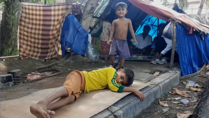 Ratusan Pengungsi Rohingya Terlantar di Pekanbaru