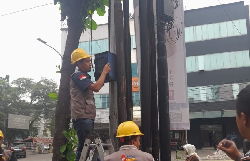 Buntut Kasus 5  Martabak, PLN Cabut KWH Meter Pedagang Martabak di Jalan Gajah Mada