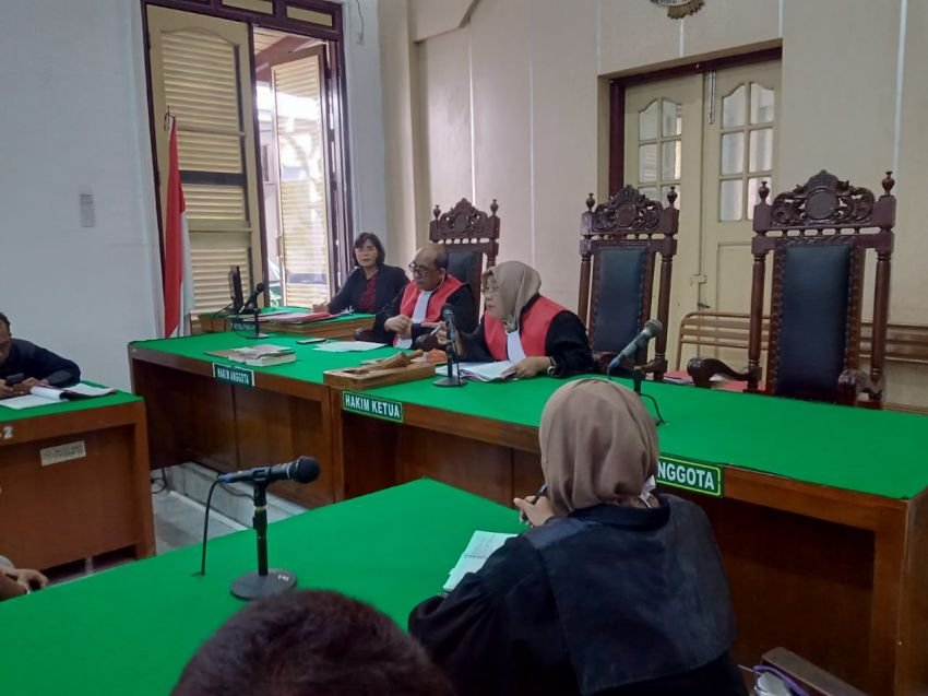 Kasus Narkoba Disidangkan hanya Dua Hakim di PN Medan, Panitera Pengganti Ngotot Rampas Hp Wartawan