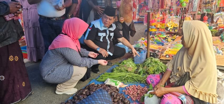 Pedagang Tradisional di Paluta Keluhkan Kondisi Pasar, Hamsiruddin: Saya Akan Benahi Bila Jadi Bupati