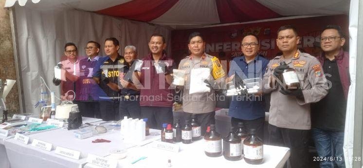 Pemilik Laboratorium Ekstasi di Medan Belajar Autodidak