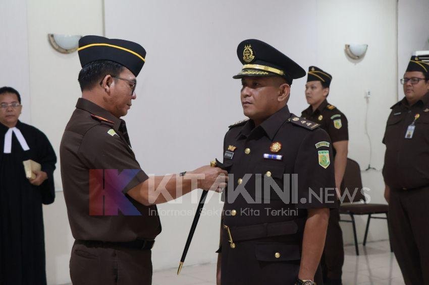 Lantik Kasubbagbin, Kajari Medan: Tingkatkan Disiplin dan Etos Kerja