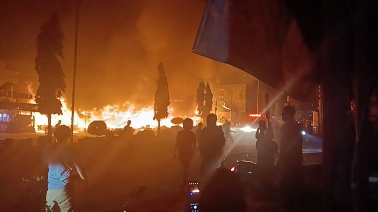 Sebanyak13 kios di Pasar Buah Pulau Payung Dumai Ludes Terbakar