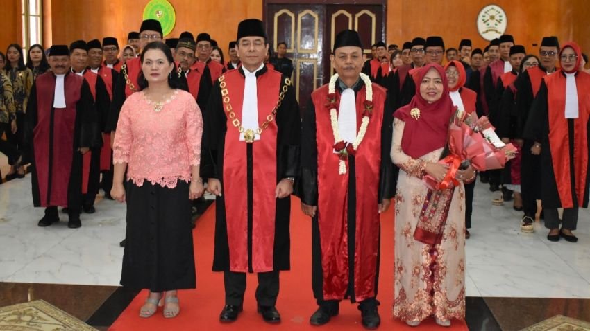 PN Medan Gelar Pelepasan Purnabakti dan Mutasi Hakim-Panitera
