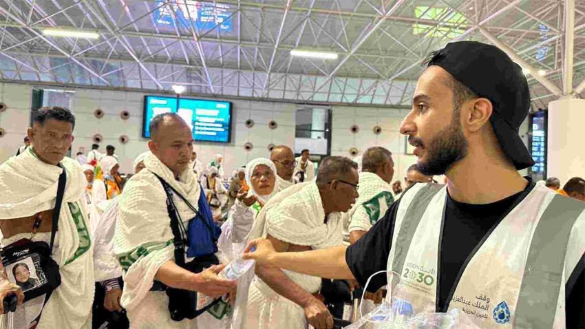 Jemaah Haji Indonesia Dilarang Bawa Air Zamzam Dalam Koper Bagasi Pesawat