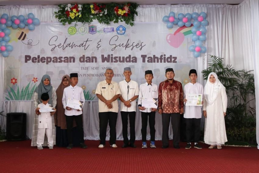 Asisten I Pemko Binjai Hadiri Wisuda Tahfidz dan Pelepasan Alumni Yaspen Mardhiyah